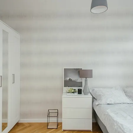 Apartamento Shortstaypoland Grzybowska *